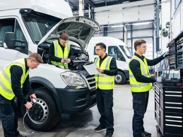Transportation maintenance safety eyewear